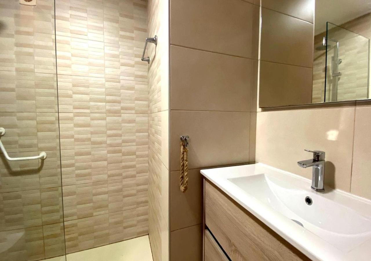 Apartamento "Espuma De Mar" En Primera Linea De Playa De Dénia Eksteriør billede